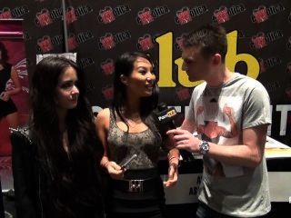 Pornhubtv With Asa Akira At Exxxotica 2013
