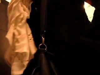 Elle Exhibe Son Cul Dans Un Magasin En Public